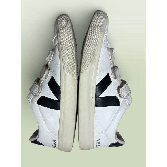 Veja Women's Recife Logo Sneakers White Black Women’s Shoes Leather Size 9 - Picture 4 of 10